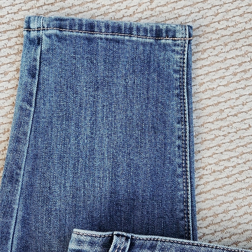 Like New 'The Skinny' Jeans From White House Black Market, Suze 6 - Picture 9 of 9